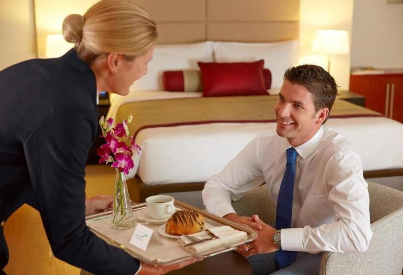 اتاق لوکس با تخت بزرگ, Oryx Airport Hotel  Transit Only