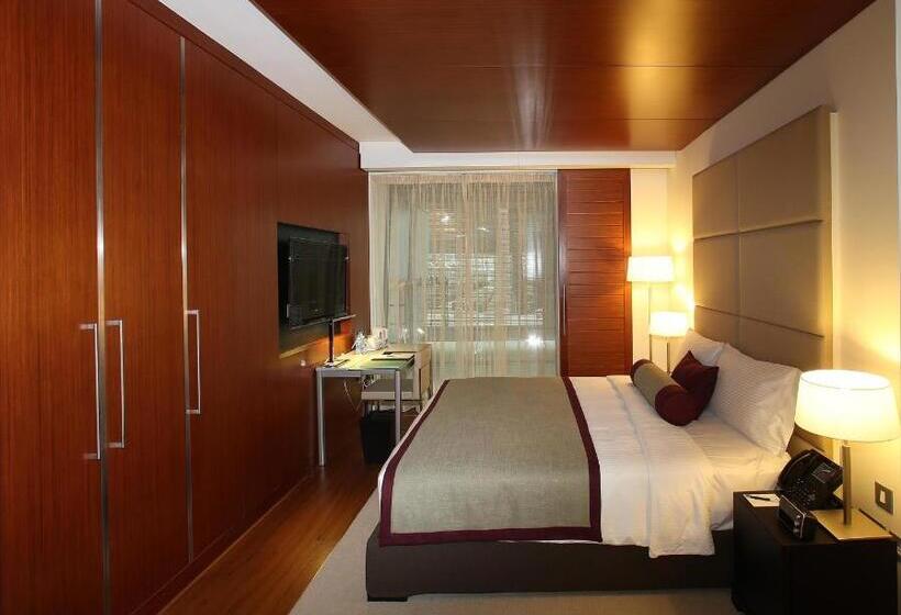 اتاق لوکس با تخت بزرگ, Oryx Airport Hotel  Transit Only