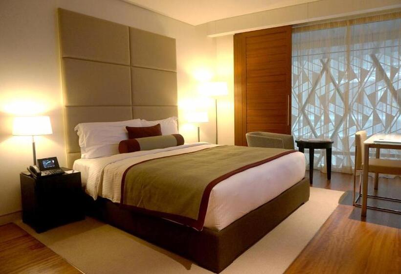 اتاق لوکس با تخت بزرگ, Oryx Airport Hotel  Transit Only