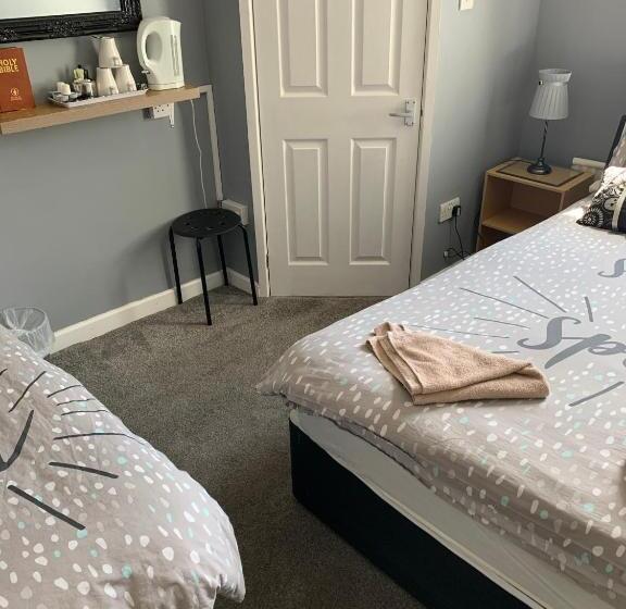 غرفة كومفورت ثلاثية, The Westbourne House