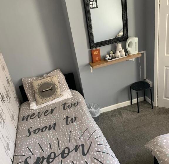 غرفة كومفورت ثلاثية, The Westbourne House