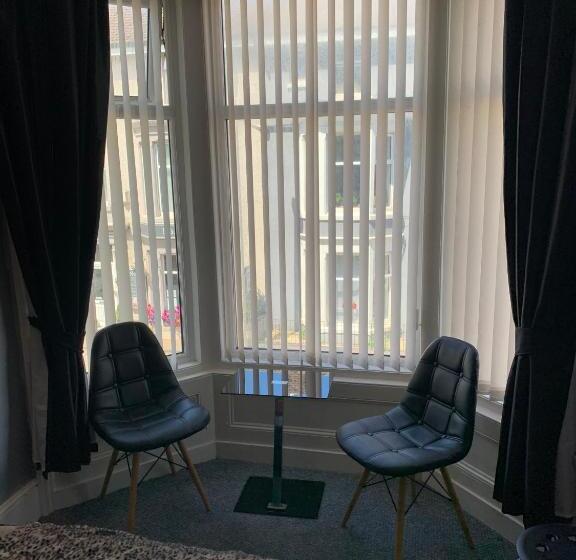 غرفة سوبيريور, The Westbourne House