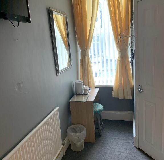 غرفة أساسية, The Westbourne House