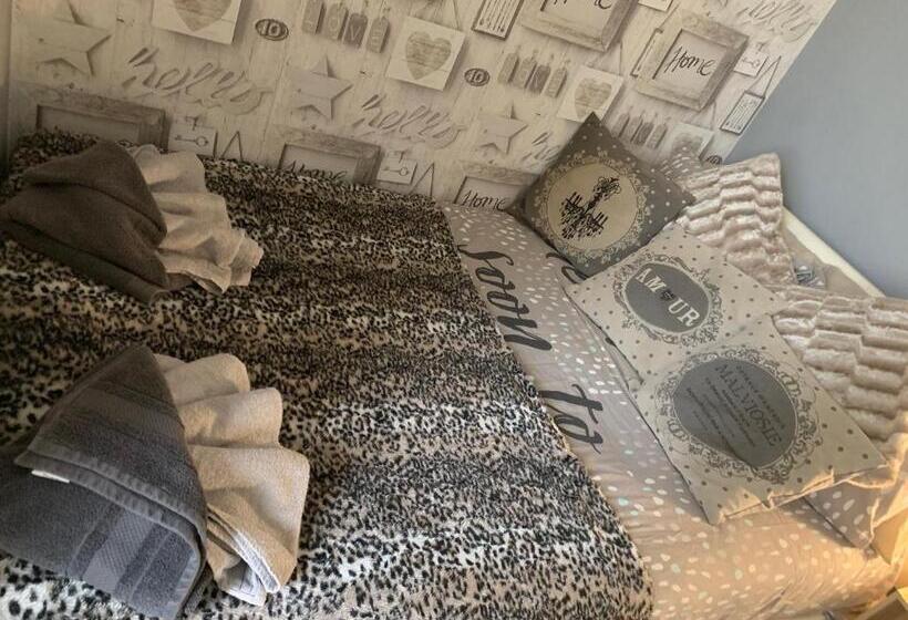 غرفة أساسية, The Westbourne House