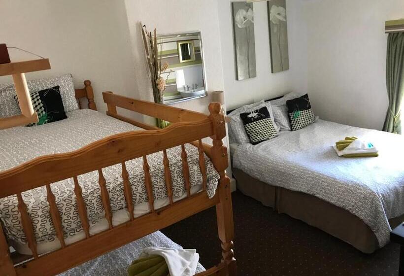 غرفة قياسية رباعية, The Westbourne House