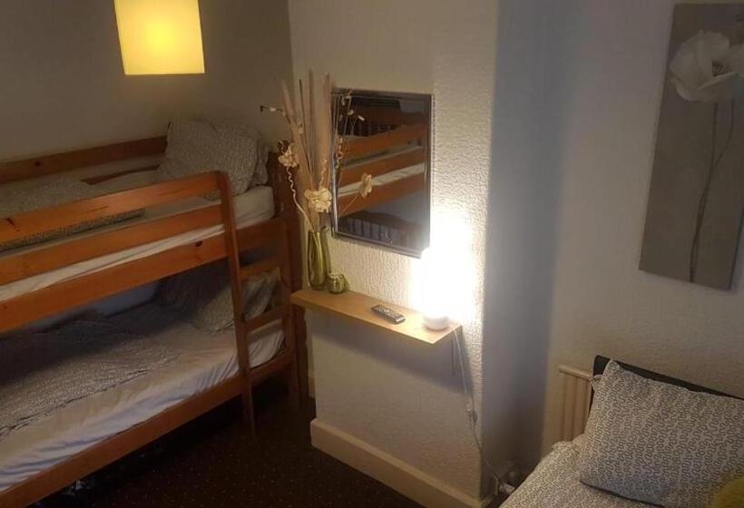 غرفة قياسية رباعية, The Westbourne House