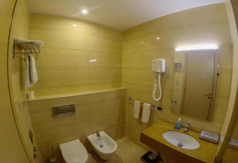 חדר סטנדרט, Sky 2 Hotel Tirana