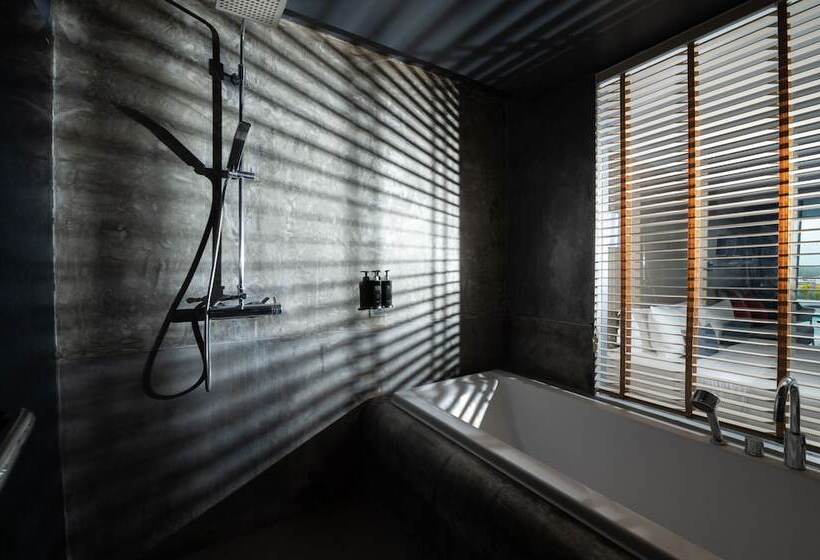 اتاق سوپریور با چشمانداز دریا, The Yama Hotel Phuket