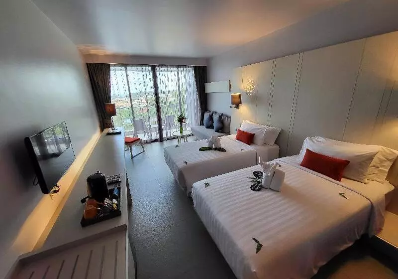 اتاق سوپریور با چشم‌انداز دریا, The Yama Hotel Phuket