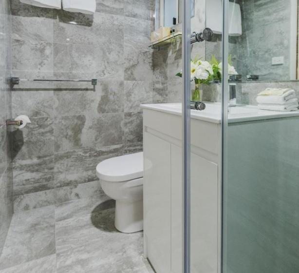 إستديو عائلى, Toowong Central Motel Apartments