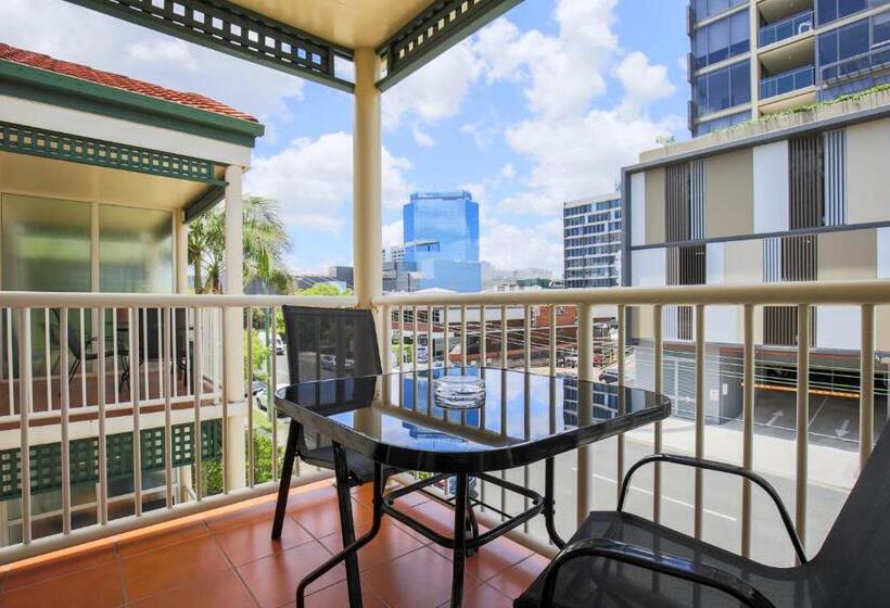 패밀리 스튜디오, Toowong Central Motel Apartments