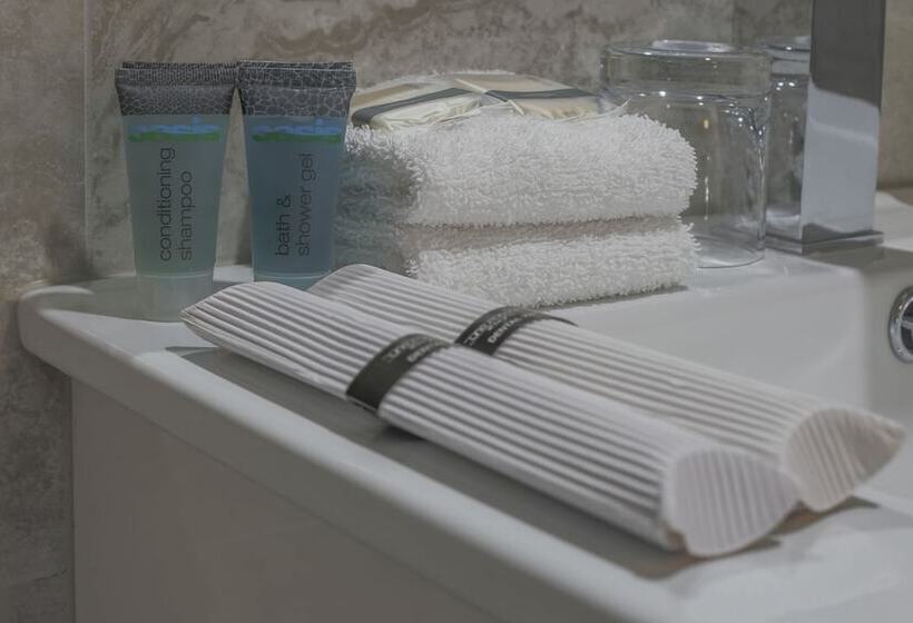 إستديو عائلى, Toowong Central Motel Apartments