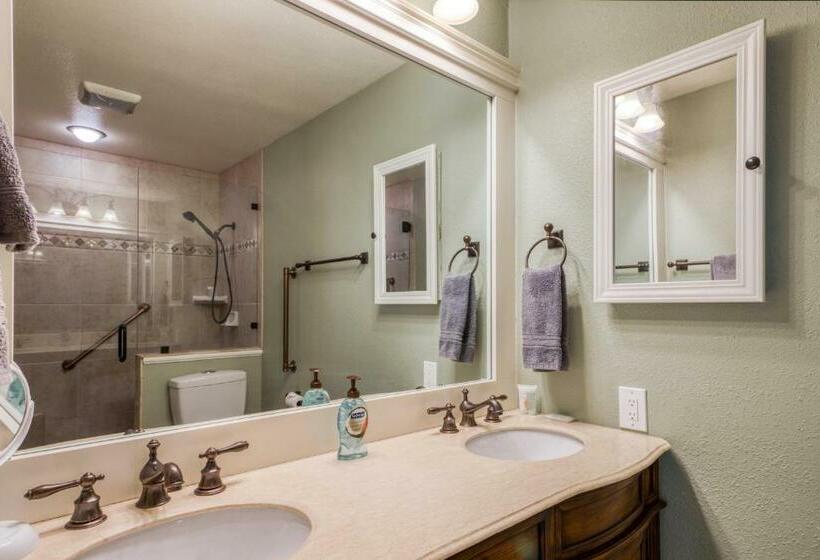 דירת שלושה חדרים, Cedars West