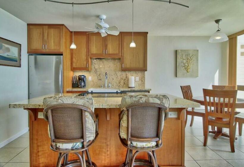 Апартаменты 2 Спальни, Kuhio Shores 410
