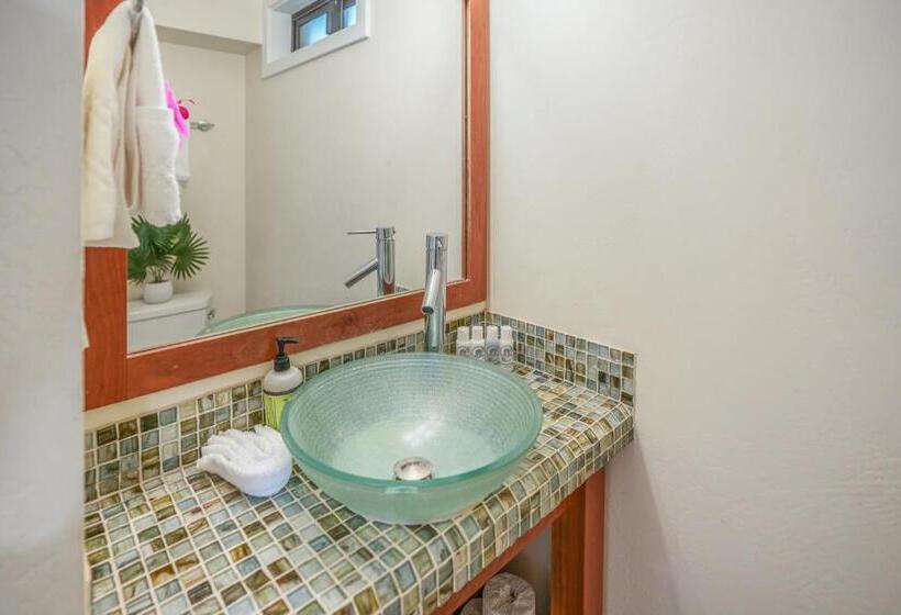 Апартаменты 2 Спальни, Kuhio Shores 410