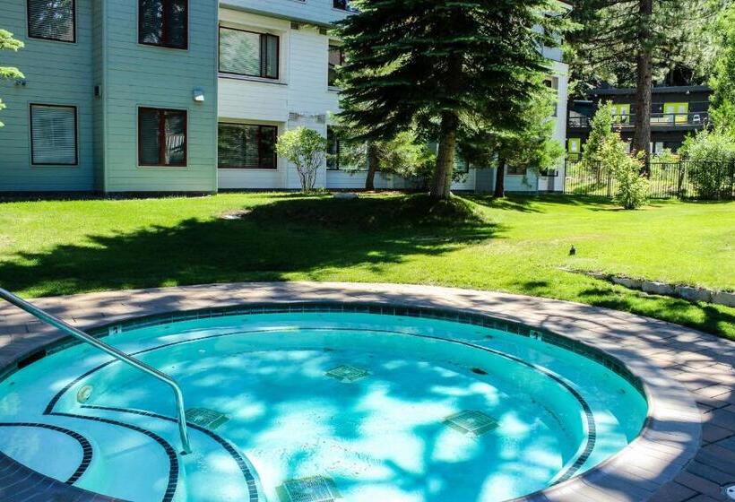 آپارتمان 2 خوابه, Ski In Ski Out Squaw Valley Lodge Slopeside Townhome