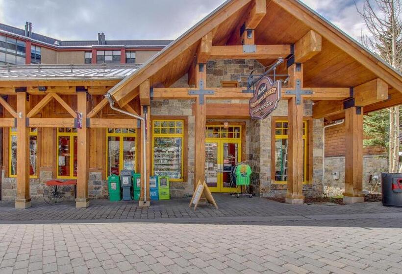 Дом 1 Спальня, Village Square Room #633