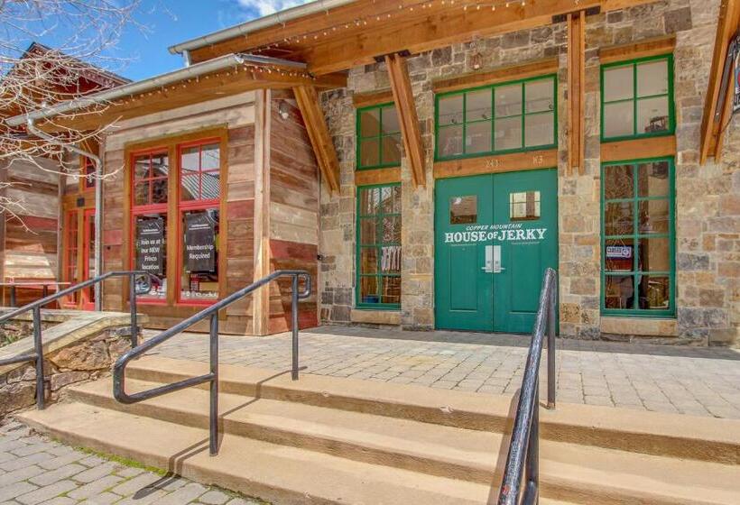 Дом 1 Спальня, Village Square Room #633