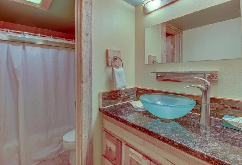 Дом 1 Спальня, Village Square Room #633