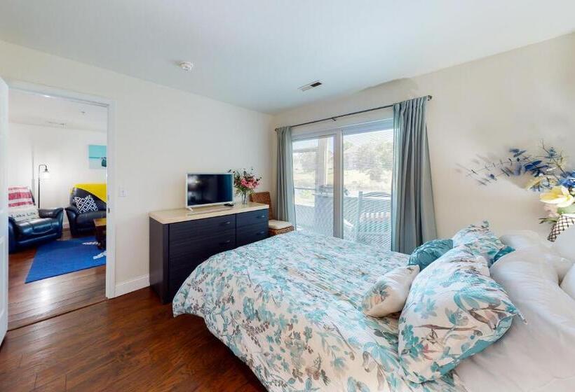 침실 2개 아파트, A Little Lake Retreat