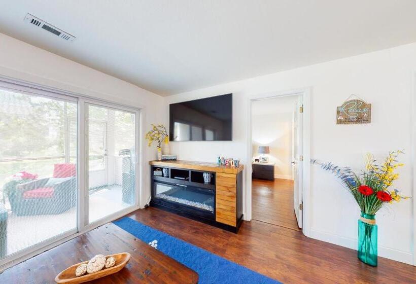 침실 2개 아파트, A Little Lake Retreat