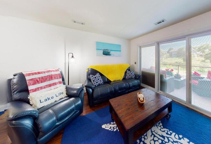 침실 2개 아파트, A Little Lake Retreat