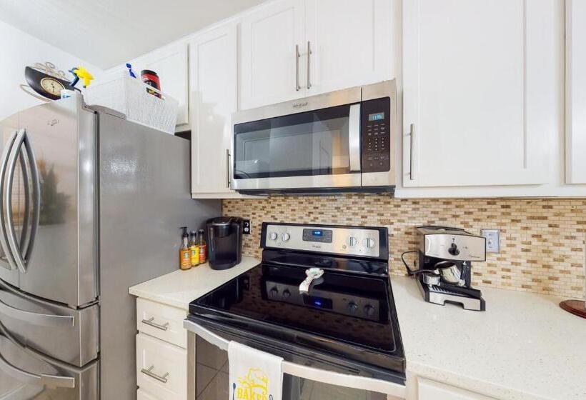 침실 2개 아파트, A Little Lake Retreat