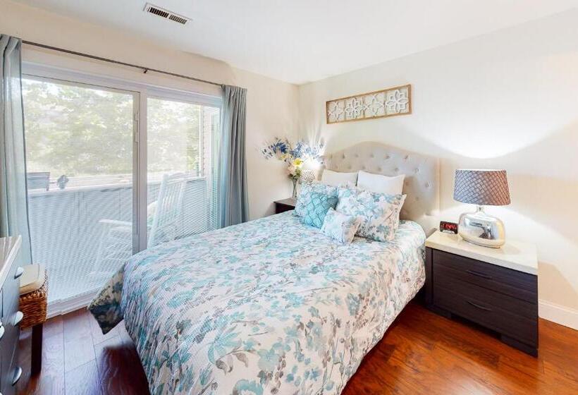 침실 2개 아파트, A Little Lake Retreat