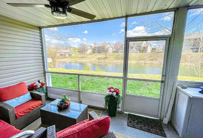 침실 2개 아파트, A Little Lake Retreat