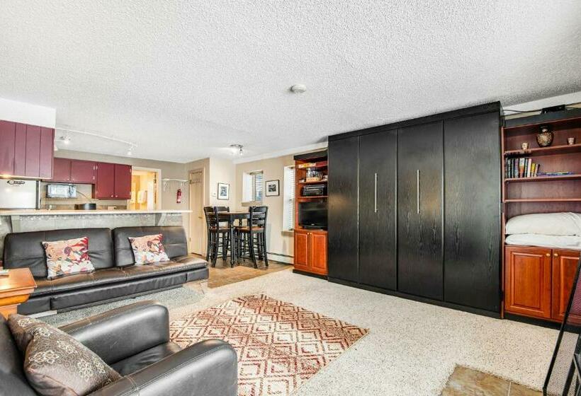 إستوديو قياسى, Stover S Outpost