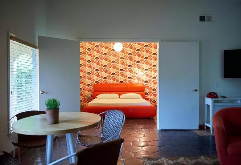 キングサイズベッドのデラックススイート, Austin Motel