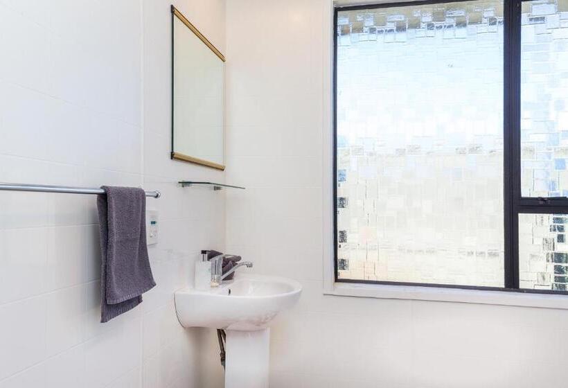 إستوديو سوبيريور, Cherylea Motel