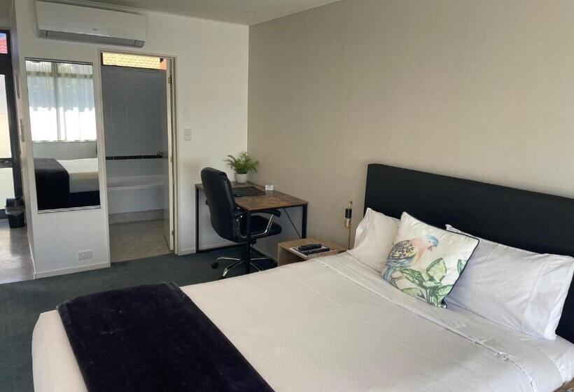 エクゼクティブワンルーム, Academy Motor Inn