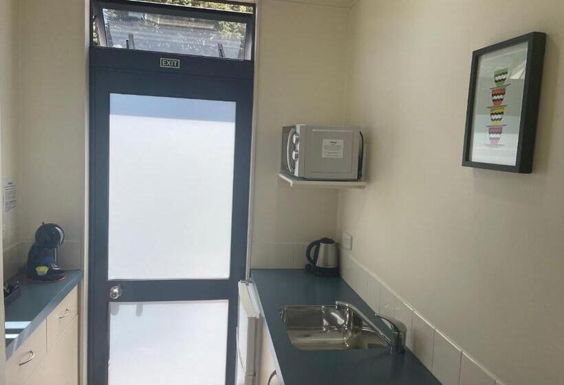 이그제큐티브 스위트, Academy Motor Inn