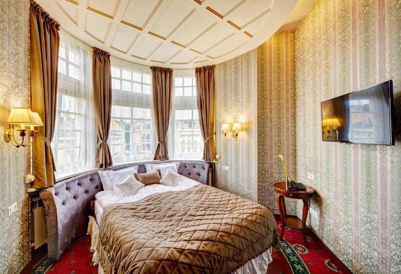 سوئیت با بالکن, Atlas Deluxe