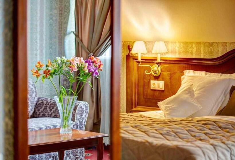 اتاق خانوادگی, Atlas Deluxe