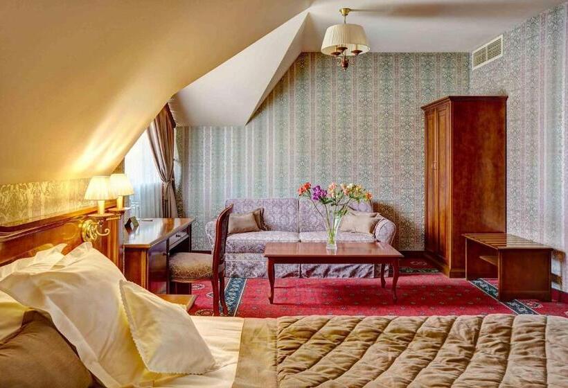 اتاق خانوادگی, Atlas Deluxe