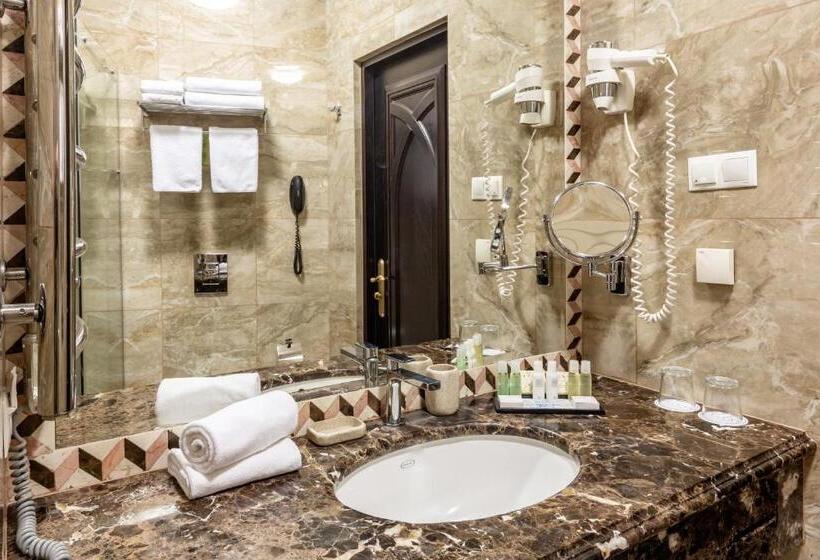 اتاق خانوادگی, Atlas Deluxe