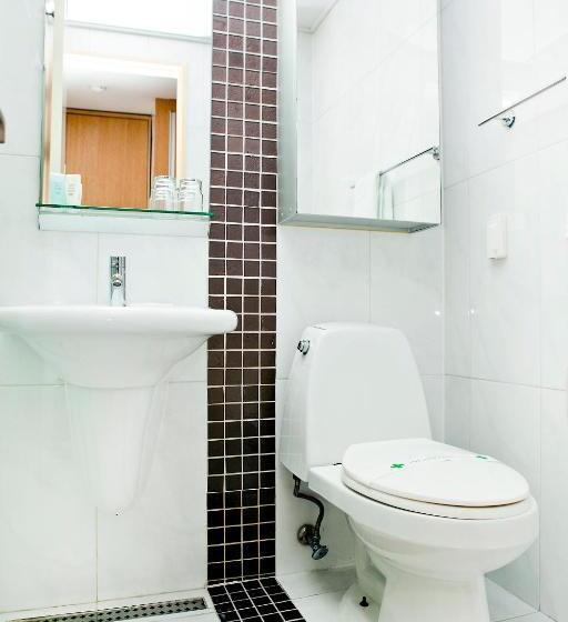 Quarto Familiar, Hu Incheon Airport