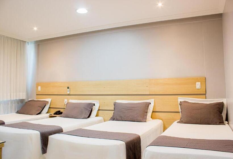 デラックスの４人部屋, Imperial Plaza