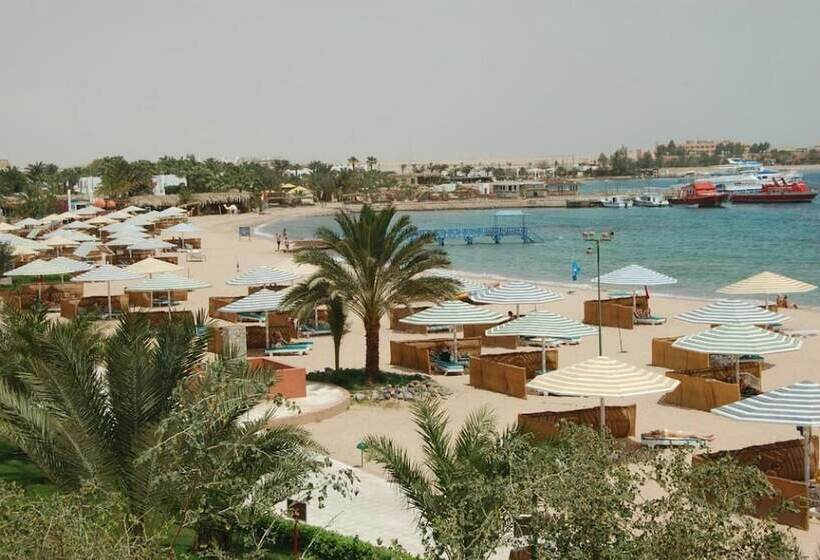 کلبه ییلاقی, Menaville Resort