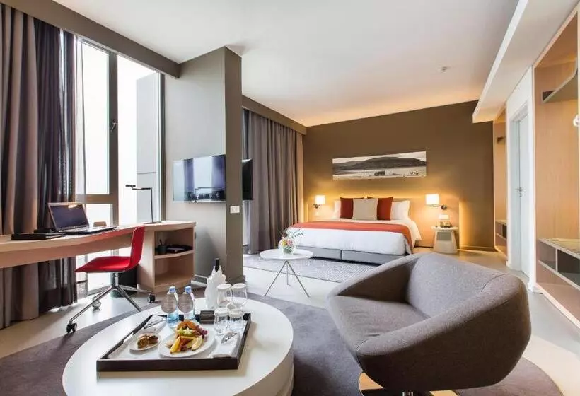 سوییت جونیور با چشم‌انداز دریا, Noom Hotel Conakry