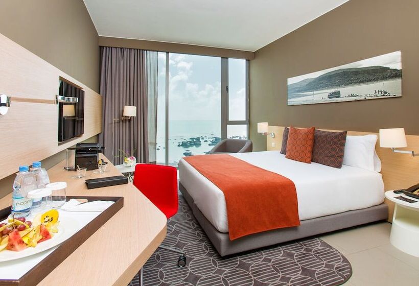 اتاق اجرایی با چشمانداز دریا, Noom Hotel Conakry