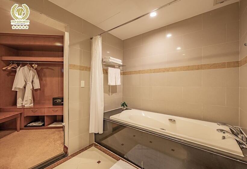 سوییت لوکس, Tan Son Nhat Saigon