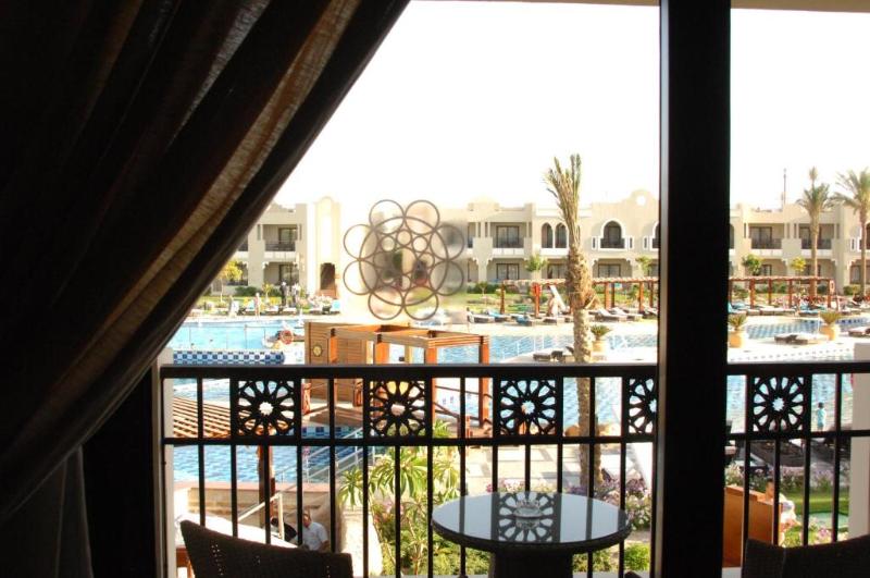 سوییت لوکس, Tan Son Nhat Saigon