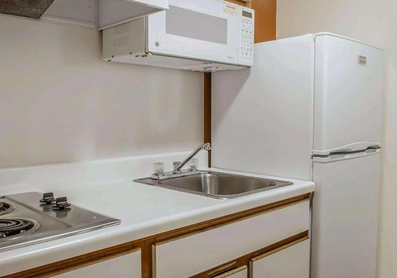 اتاق لوکس, Tan Son Nhat Saigon