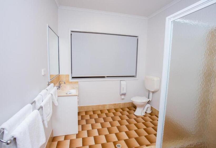 استودیو خانوادگی, Wilsonton Hotel Toowoomba