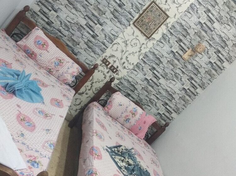 Economy Room Shared Bathroom