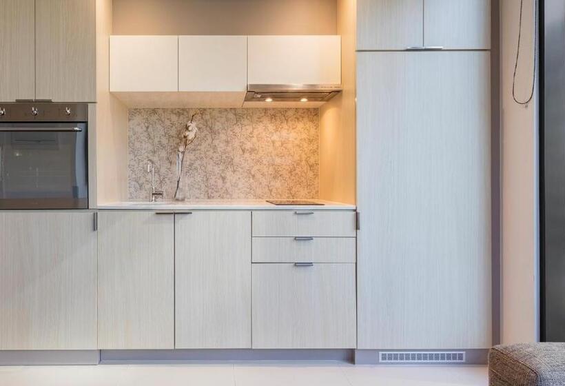 スタンダードスタジオ, Wrap On Southbank