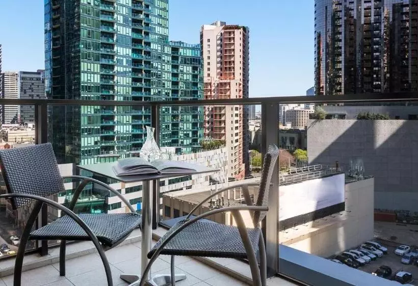1 Bedroom Apartment City View, Wrap On Southbank